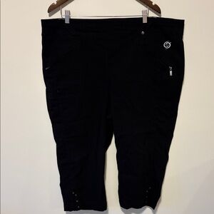 Penningtons Black Capris with Zip Pockets